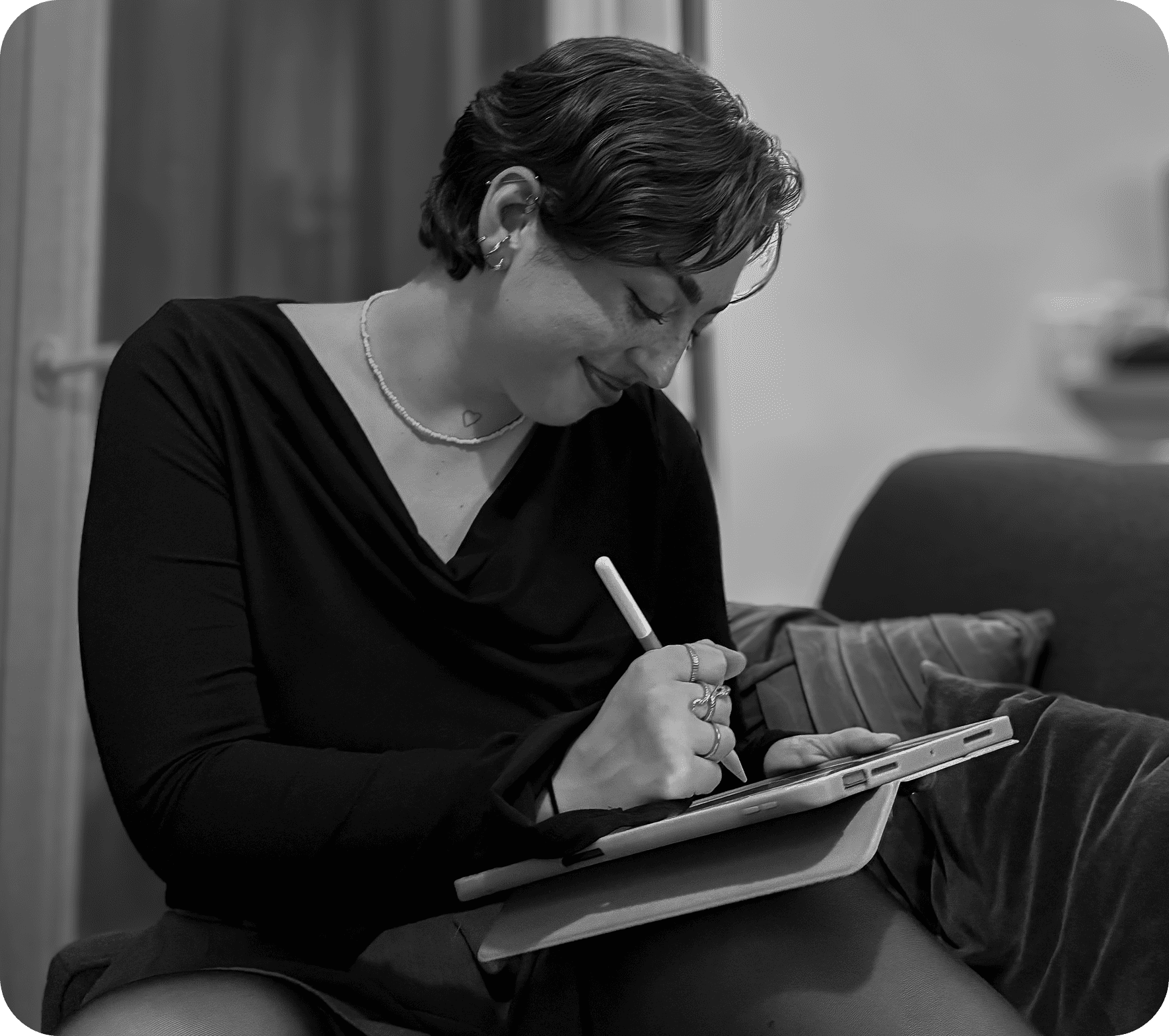 Lola Villeneuve, graphiste freelance et fondatrice de Loy Studio